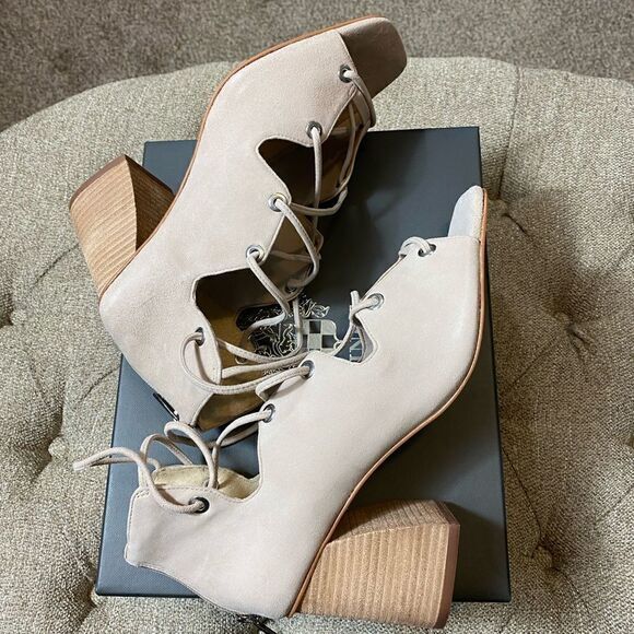 Vince Camuto Corset ‎ Sandals - Picture 13 of 15